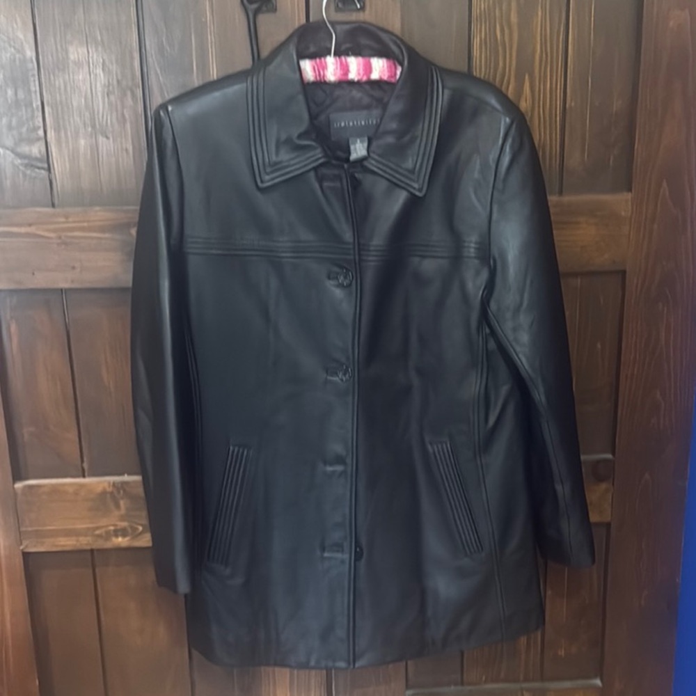Relativity Black Leather Jacket Hip-Length Versatile